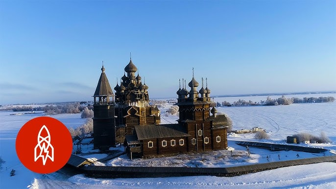 Uxlab yotgan etuk ayolning ogzida bir dik