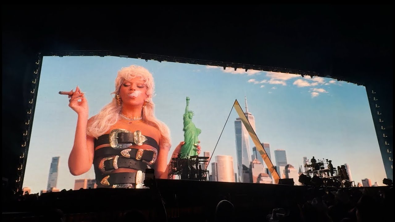 Beyoncé - 50' Woman Interlude - Live from The Cowboy Carter Tour at Metlife Stadium