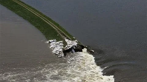 Addicks Dam begins overspilling as Storm Harvey pu...