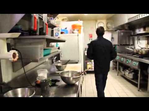 Recette Du Gateau De Foies De Volailles Par Le Chef De La Brasserie Elite A Lyon Youtube