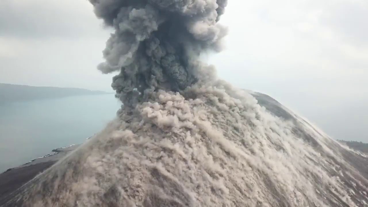 インドネシアの火山クラカタウの大噴火 Videoman
