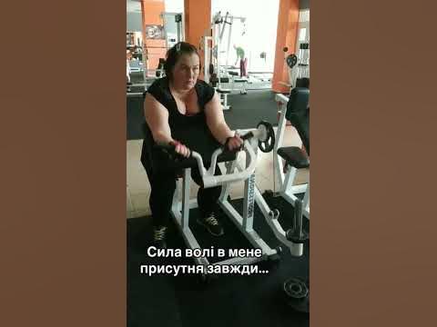 Тренировка бицепса под руководством тренера. #спорт #похудение #sports ...