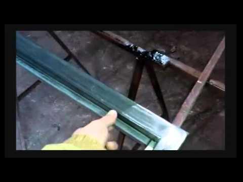 Как варить ворота на гараж. Гаражные ворота из уголка. Как сварить ворота в гараж своими руками. Сварной каркас для гаражных ворот. Как сварить ворота в гараж своими руками.