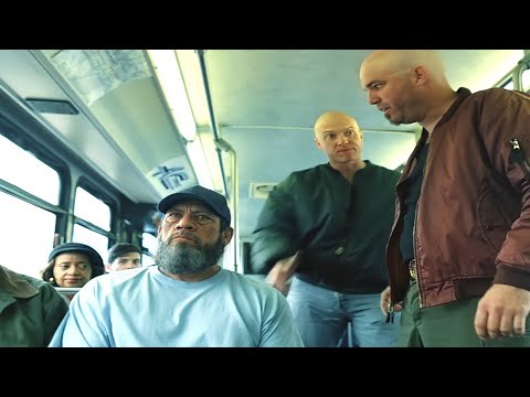 Крутой Старик Избивает Головорезов В Автобусе За То, Что Они Приставали К Деду