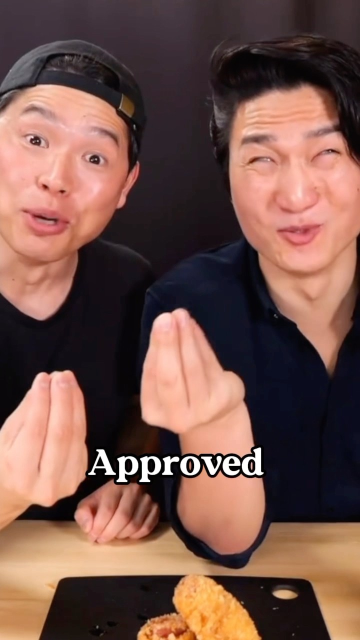 Italians reacting to CRAZY SPAGHETTI @BayashiTV_
