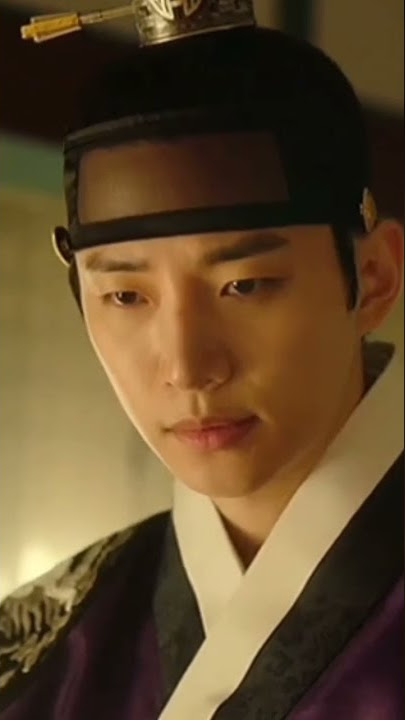The way he looks at her... Drama= The Red Sleeve