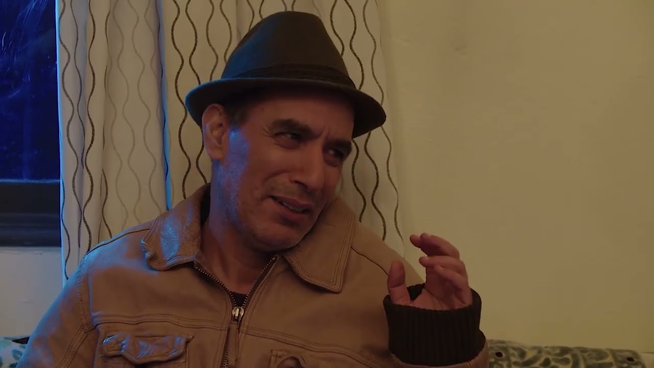  كيتسناو الخادمة تجي باش تعاون الشيبية و لكن فلخر 😅😅😅😅😅😅😅😅غيتصدمو