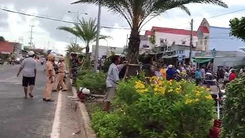 Cháy lớn ngang trường học THPT Phan Ngọc Hiển TT Năm Căn