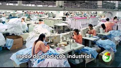 O que significa construção histórica e social?