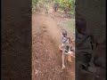 Les enfants rwandais ont invents leur propre vlos et  tour de cyclisme