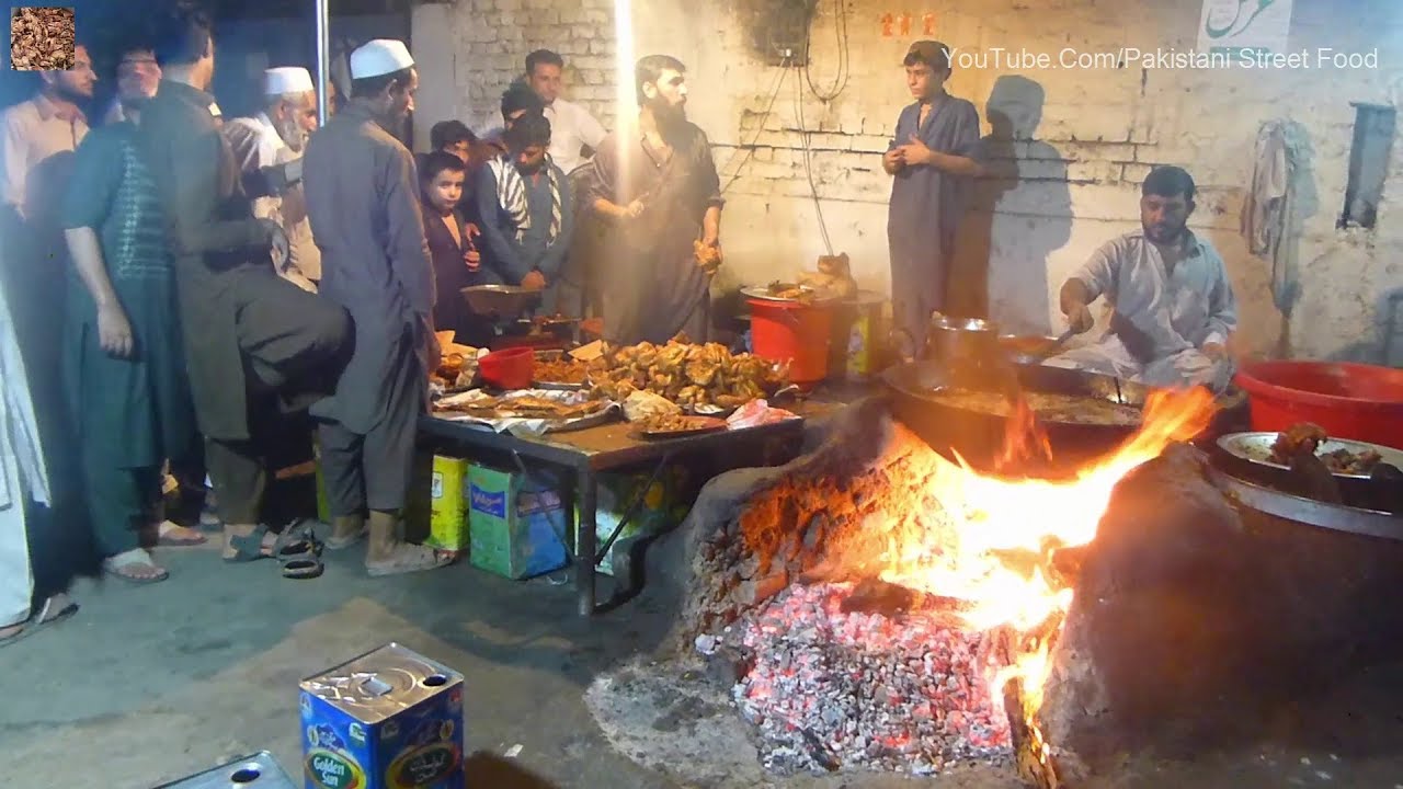 People Are Very Crazy For Pakora  |  Very Busy Shop Kohat Road Peshawar |  Pakistani Street Food