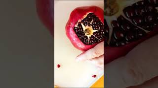 Нарезаем гранат. Cutting pomegranate. @verchefu #гранат #нарезкафруктов #pomegranate #howto #cut