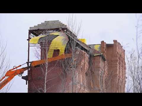 Снос здания Ведичеческого университета Махариши в Казани