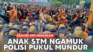 Download Lagu Anak STM Ngamuukkk 💢 Gedung DPR Mencekam ~ Polisi Pukul Mundur MP3