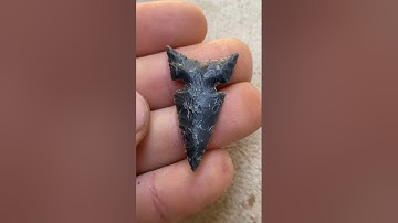 Making a Bird Point #flintknapping #primitivetechnology #survival #arrowhead #archery #handmade