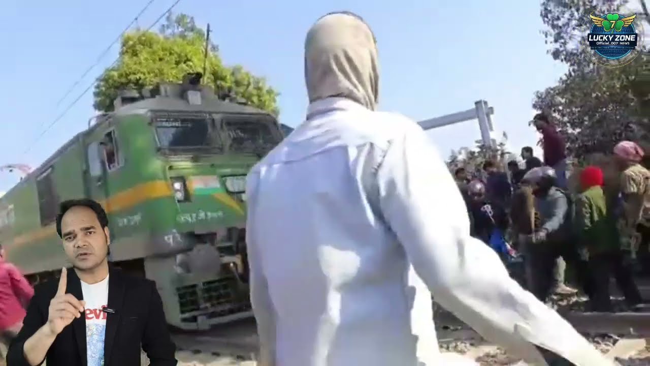 ट्रेन हादसा | Gonda Asansol Express Aur Truck Me Hui Takkar | 