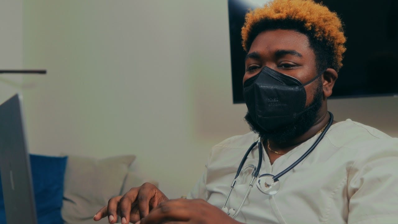 How doctors be when you say you're having shoulder pain - YouTube