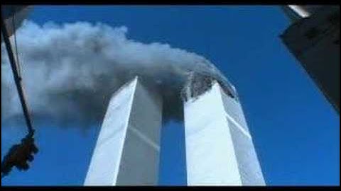 Second plane hit [Naudet, DVD-Rip]
