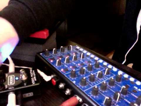 MFB SYNTH II アナログシンセサイザー MFB Synth II - YouTube