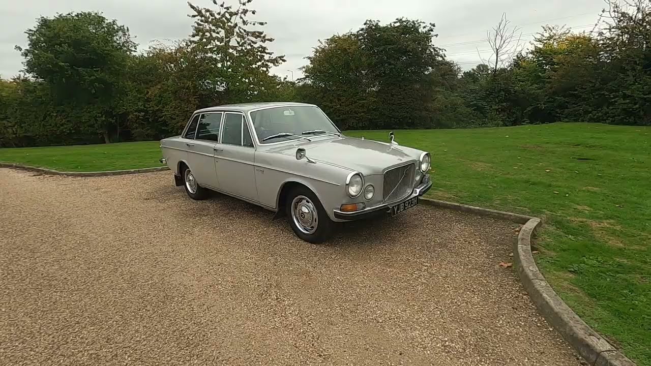 1800372 - Volvo 164 berline de 1970 au 1/18 de Triple9 | UK