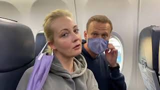 Навальные летят домой