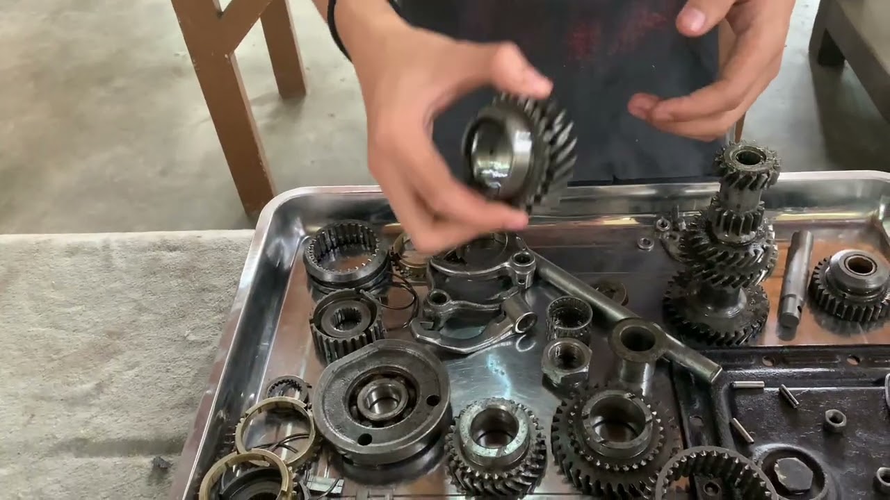 ASSEMBLE AND DISASSEMBLE TOYOTA 4K TRANSMISSION 