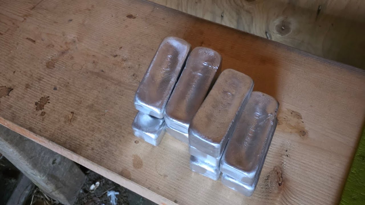 Melting some aluminum crutches and skulls down into some treasure ingot's 