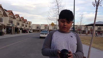 Qué hay adentro de una bola 8 mágica