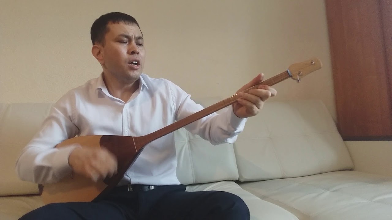 казах с домброй. трио казахов на домбре. песни на домбре. уроки домбры. песни на домбре.