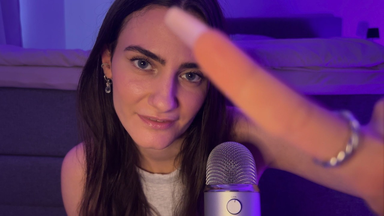 Mein erstes deutsches ASMR 🤍​ (i show you my favorite triggers)