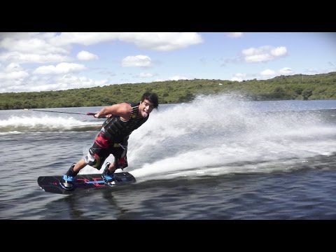 Vídeo: Com s altar sobre un wakeboard