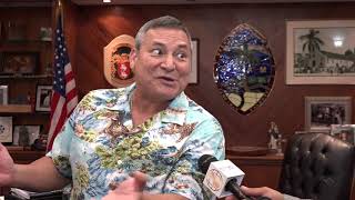 Governor talks with president during Guam stopover
