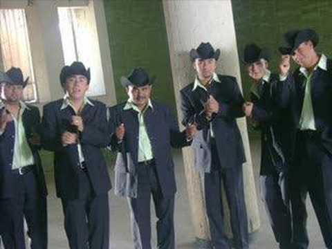 Watch the video for Cada dia sin ti