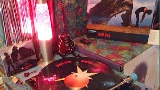 * The Brian May 'Another World' Retro Record Party ! *