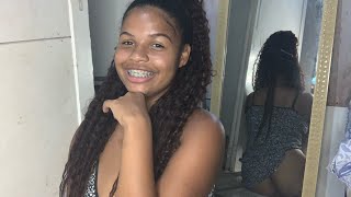 Sentada No Chão Do Quarto