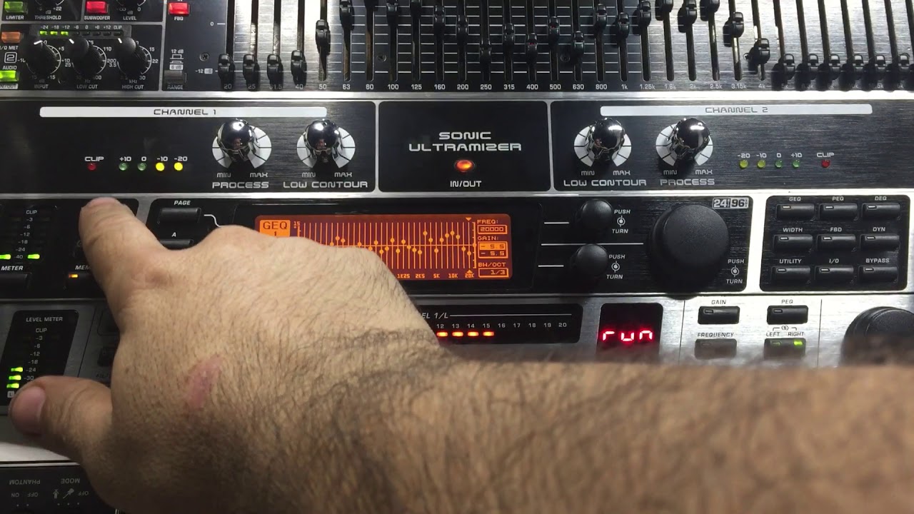 Behringer DEQ2496 🎧 2.-Equalizador Gráfico y Parametrico