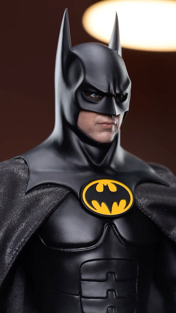 REALISTIC $340 Batman Figure! - Hot Toys Batman Returns Figure