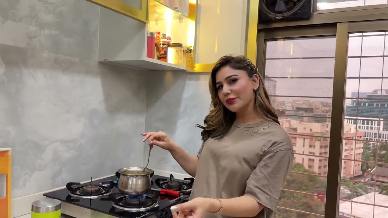 Chai with Kangana Sharma  @KangnaSharma16k  @HairstylistSalmaSayyed ￼￼