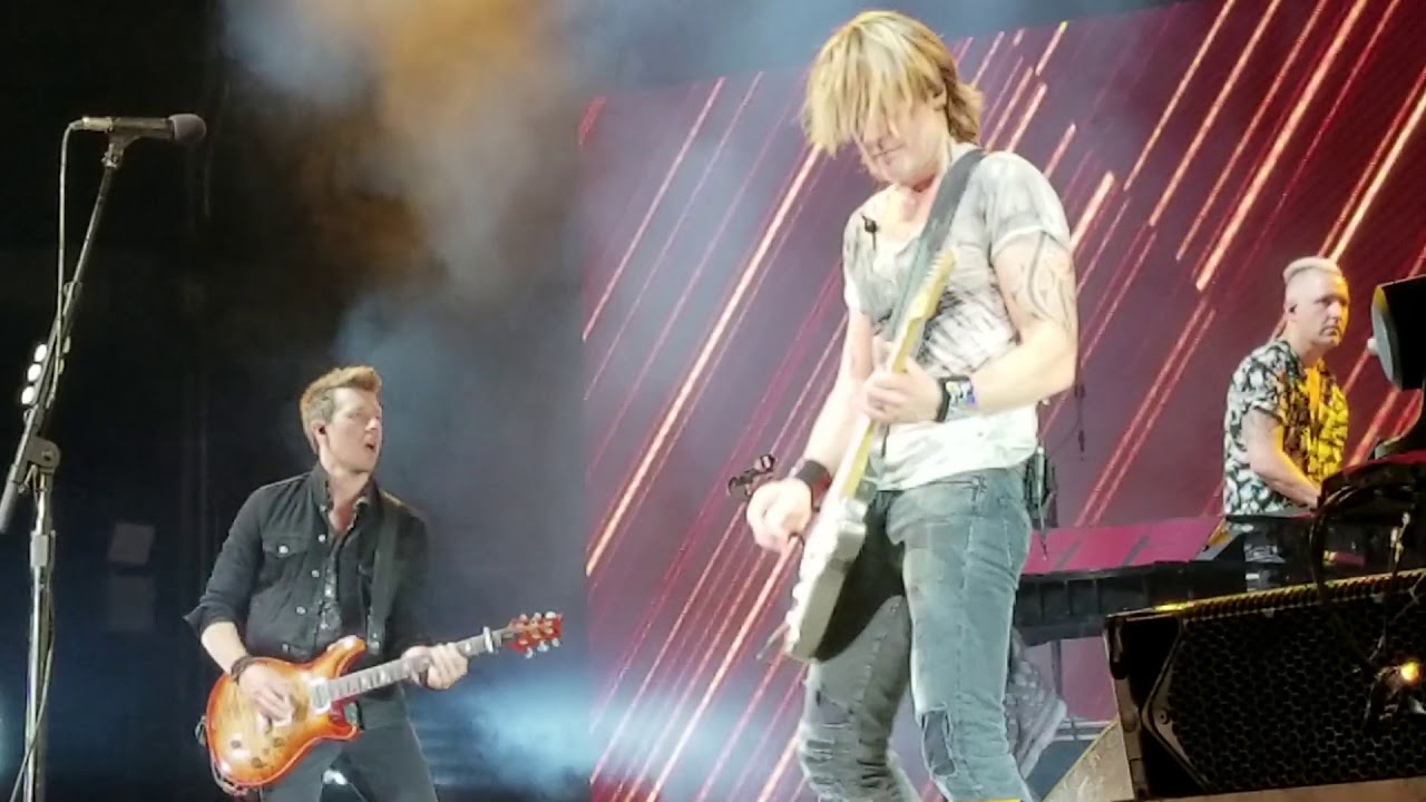 Georgia Woods, Keith Urban (long guitar solo)