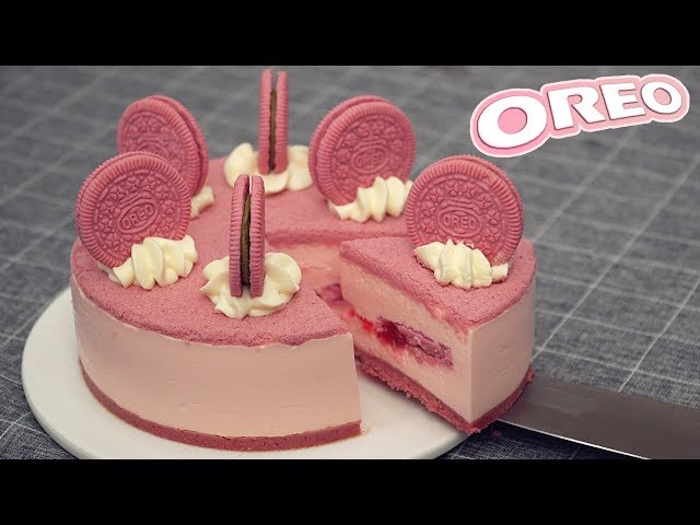 No Bake Pink Oreo Cheesecake