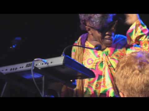 RUFUS ft. Sly Stone -- If You Want Me To Stay @ VIP Party (Jan 9, 2010)