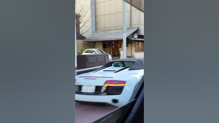 blink and you'll miss this audi r8 spyder on the streets of Japan #carspotting