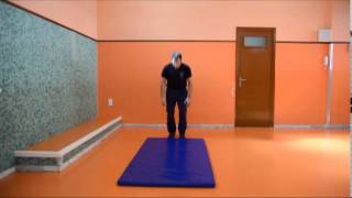 Voltereta Adelante De Piernas Abiertas