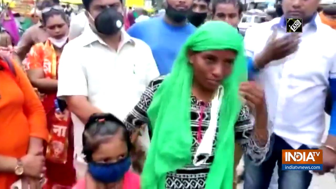 Watch: Vegetable vendor Raisa Ansari expresses her agony on Indore Municipal Corporation in English