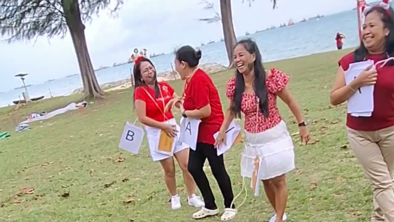 Mag laro muna ang mga kunyang + Palitan ng regalo