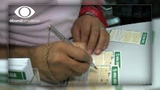 Mega-sena: apostador que ganhou R$ 94 milhões recebe prêmio ...