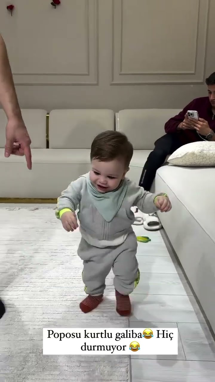 Poposu kurtlu galiba?Hiç durmuyor?