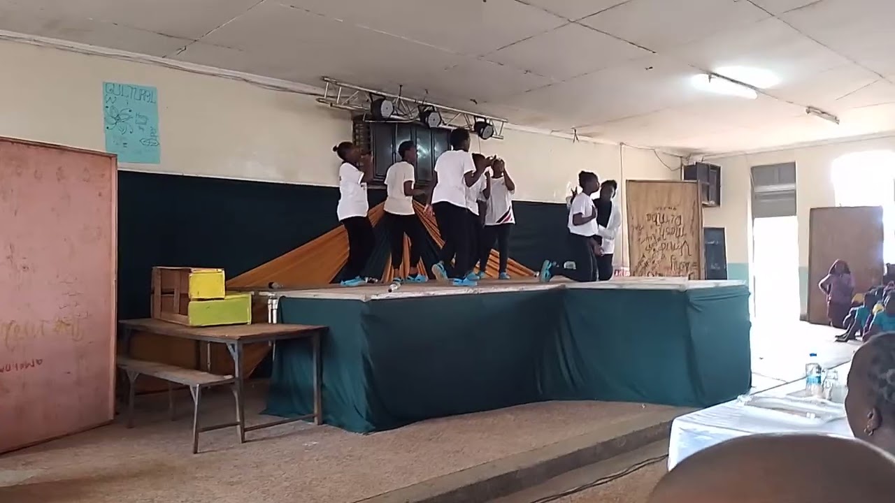 Moi Girls Vokoli green modern dance @2023