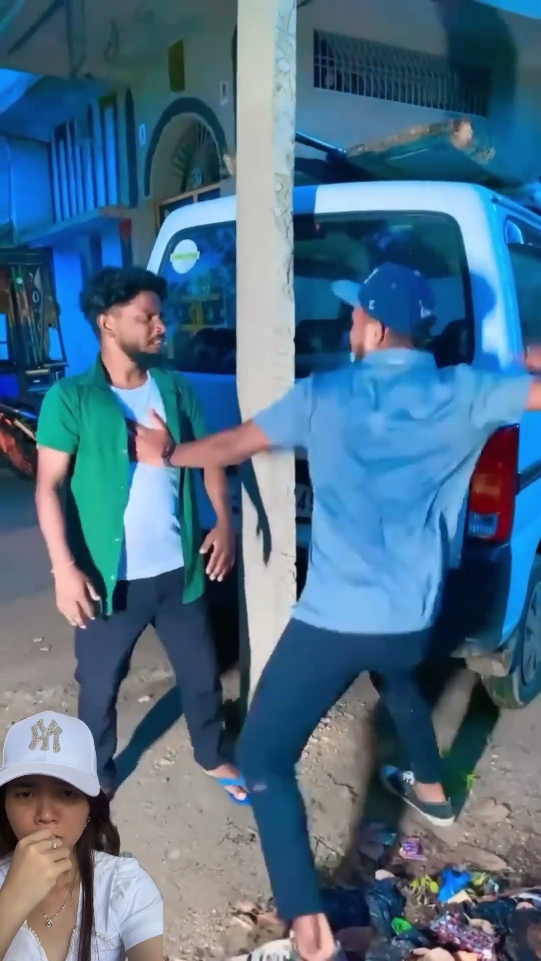 Mundur mundur terus sampai nubruk ⁉️