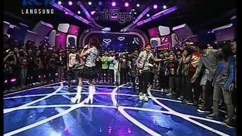 The Virgin "Love 1/2 Mati",performed at Dahsyat (20/04)(Courtesy RCTI)